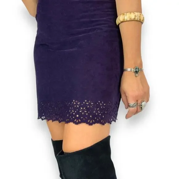 90's FASHION BUG purple faux suede mini skirt with floral cut out along bottom - Picture 12 of 14